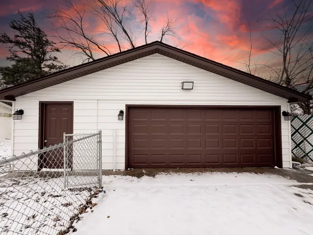 $447,900 | 1608 Tulip Lane, Munster, IN 46321