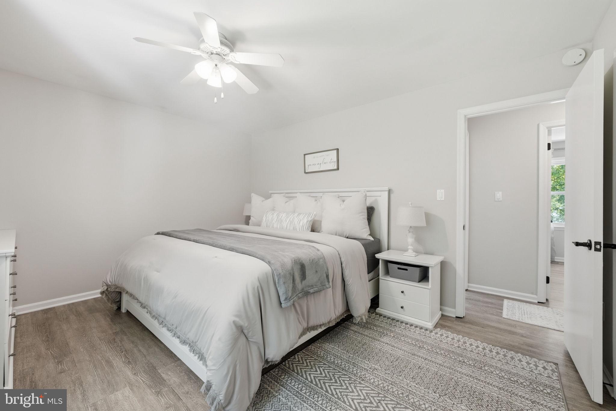 1811 Cranberry Lane Reston, VA 20191 - Photo 17 of 36 Serene Primary Bedroom with En-Suite Bathroom