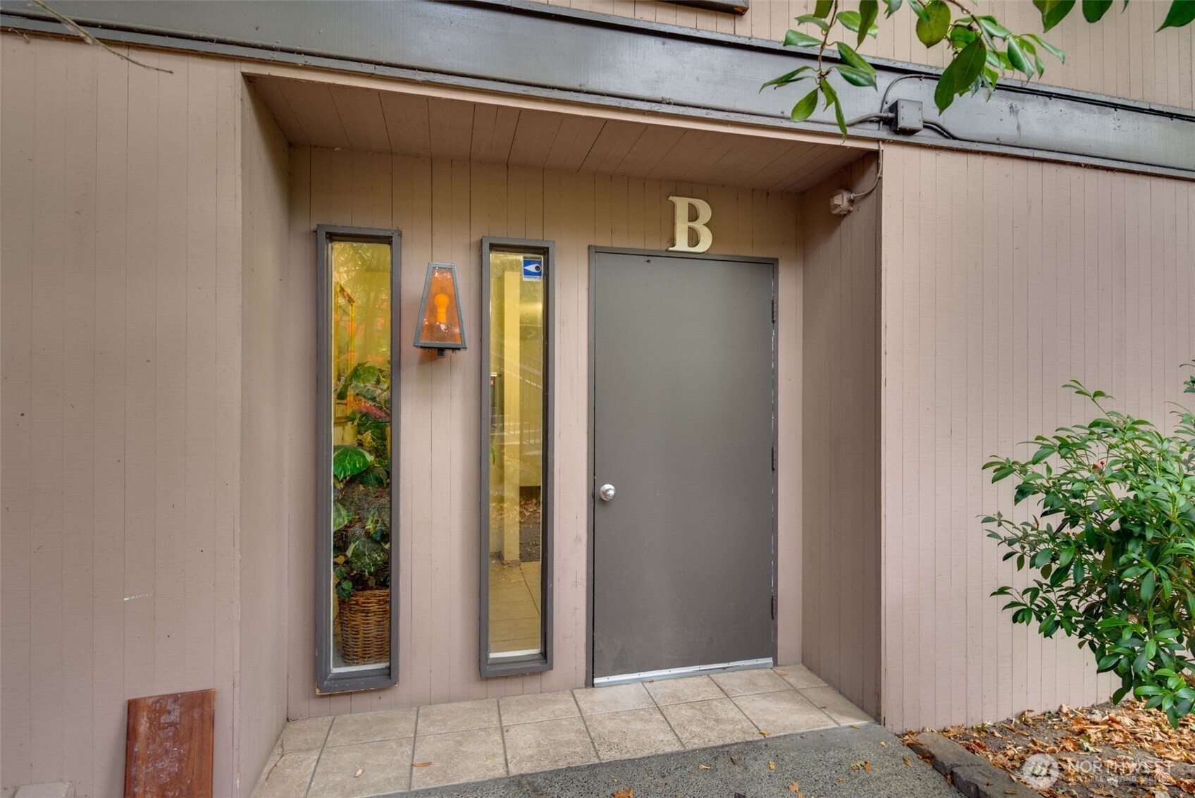 1425 South Puget Drive, Unit B3 Renton, WA 98055 - Photo 2 of 24 a view of an entryway of the house