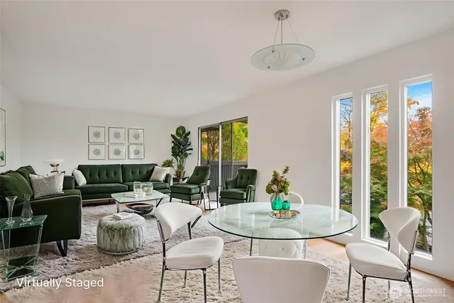 $300,000 | 1425 South Puget Drive, Unit B3, Renton, WA 98055