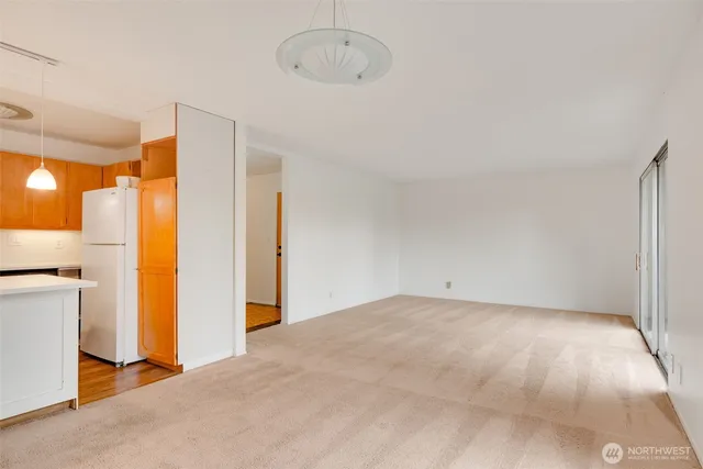 $300,000 | 1425 South Puget Drive, Unit B3, Renton, WA 98055