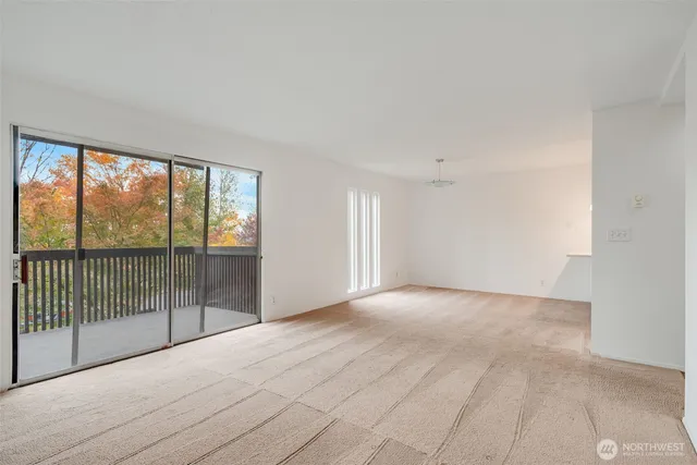 $300,000 | 1425 South Puget Drive, Unit B3, Renton, WA 98055