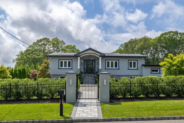 $1,299,000 | 154 MacArthur Boulevard, Hauppauge, NY 11788