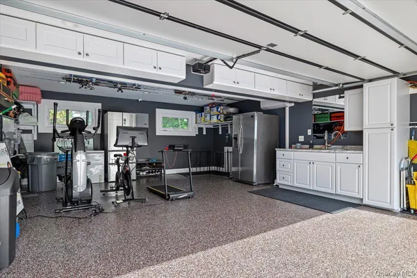 $1,299,000 | 154 MacArthur Boulevard, Hauppauge, NY 11788