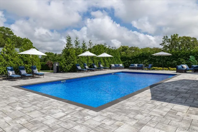 $1,299,000 | 154 MacArthur Boulevard, Hauppauge, NY 11788