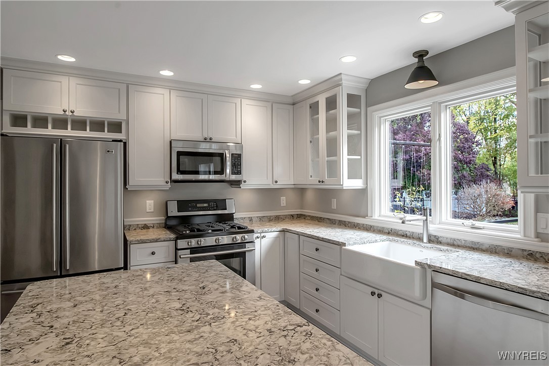 5215 Fox Trace Buffalo, NY 14221 - Photo 13 of 47 kitchen