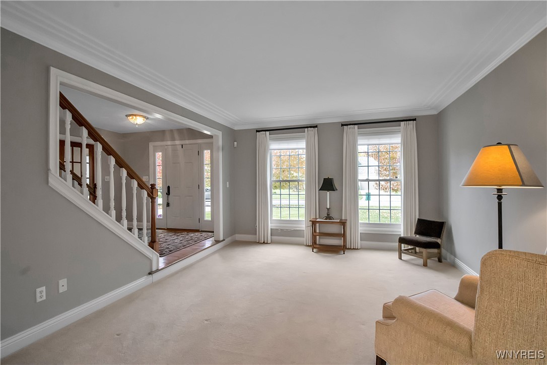 5215 Fox Trace Buffalo, NY 14221 - Photo 9 of 47 living room