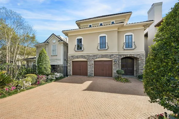 $1,800,000 | 52 Briar Hollow Lane, Unit E, Houston, TX 77027