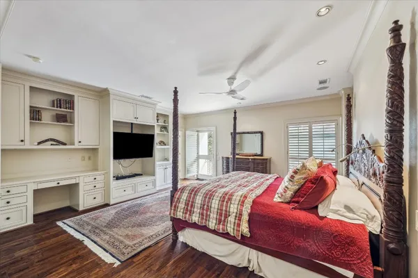 $1,800,000 | 52 Briar Hollow Lane, Unit E, Houston, TX 77027