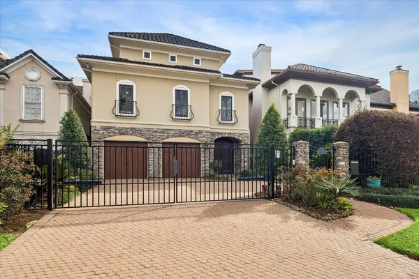 $1,800,000 | 52 Briar Hollow Lane, Unit E, Houston, TX 77027