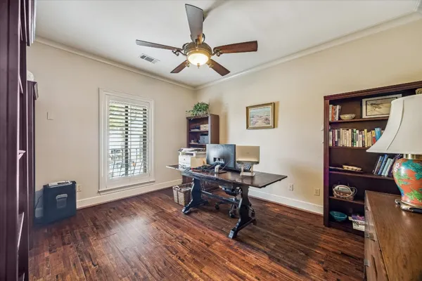 $1,800,000 | 52 Briar Hollow Lane, Unit E, Houston, TX 77027