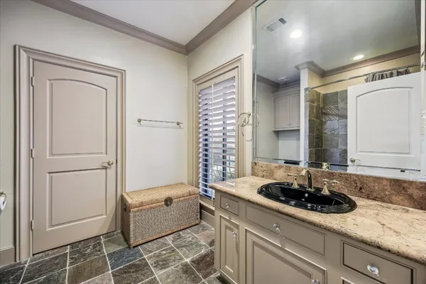 $1,800,000 | 52 Briar Hollow Lane, Unit E, Houston, TX 77027