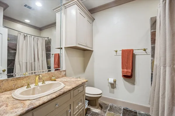 $1,800,000 | 52 Briar Hollow Lane, Unit E, Houston, TX 77027