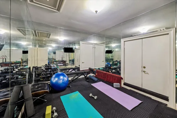 $1,800,000 | 52 Briar Hollow Lane, Unit E, Houston, TX 77027