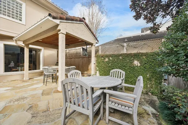 $1,800,000 | 52 Briar Hollow Lane, Unit E, Houston, TX 77027