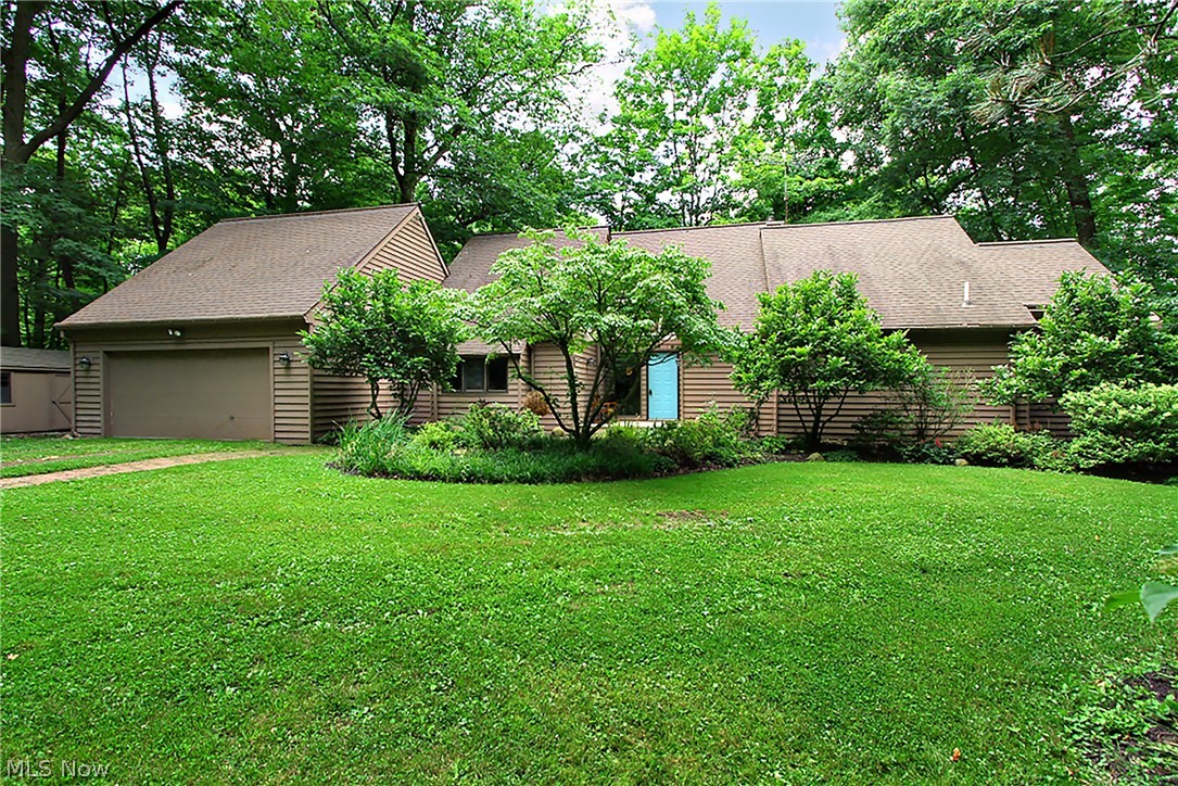 15490 Riddle Road Chagrin Falls, OH 44022 - Photo 1 of 47
