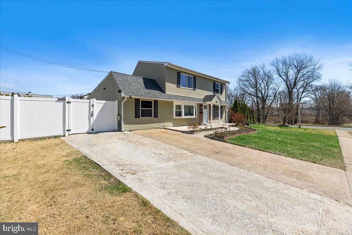 2 Plumtree Road Levittown, PA 19056 - Photo 3 of 29 Gallery Image 3