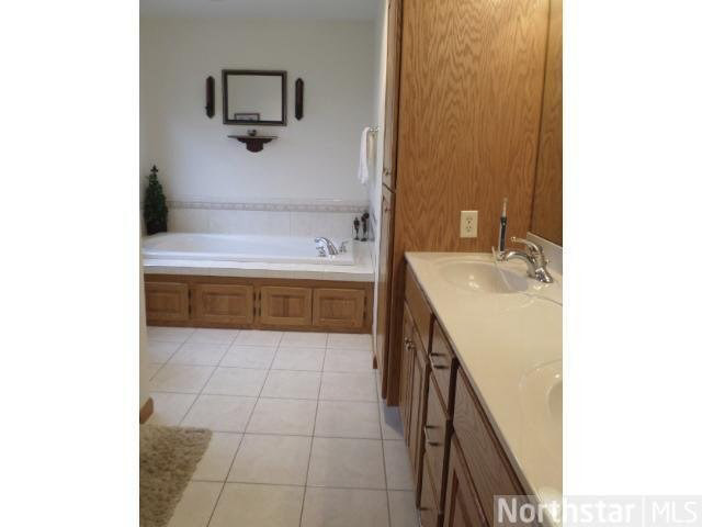 636 Hillary Farm Road Hudson, WI 54016 - Photo 9 of 16 Gallery Image 9