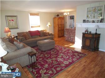 505 Coursey Road Oreland, PA 19075 - Photo 2 of 12 Living Room