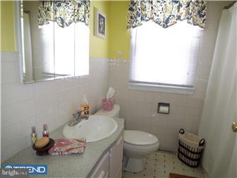 505 Coursey Road Oreland, PA 19075 - Photo 9 of 12 Bathroom
