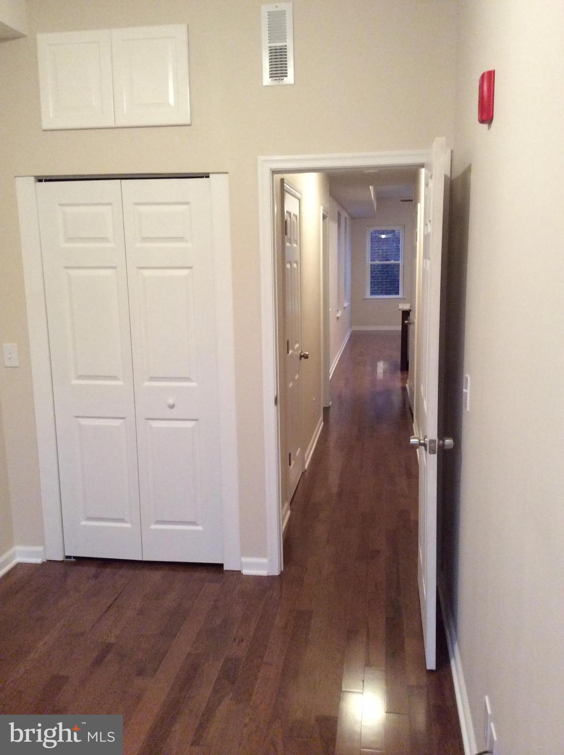 432 Tasker Street Philadelphia, PA 19148 - Photo 12 of 33 Great privacy between units