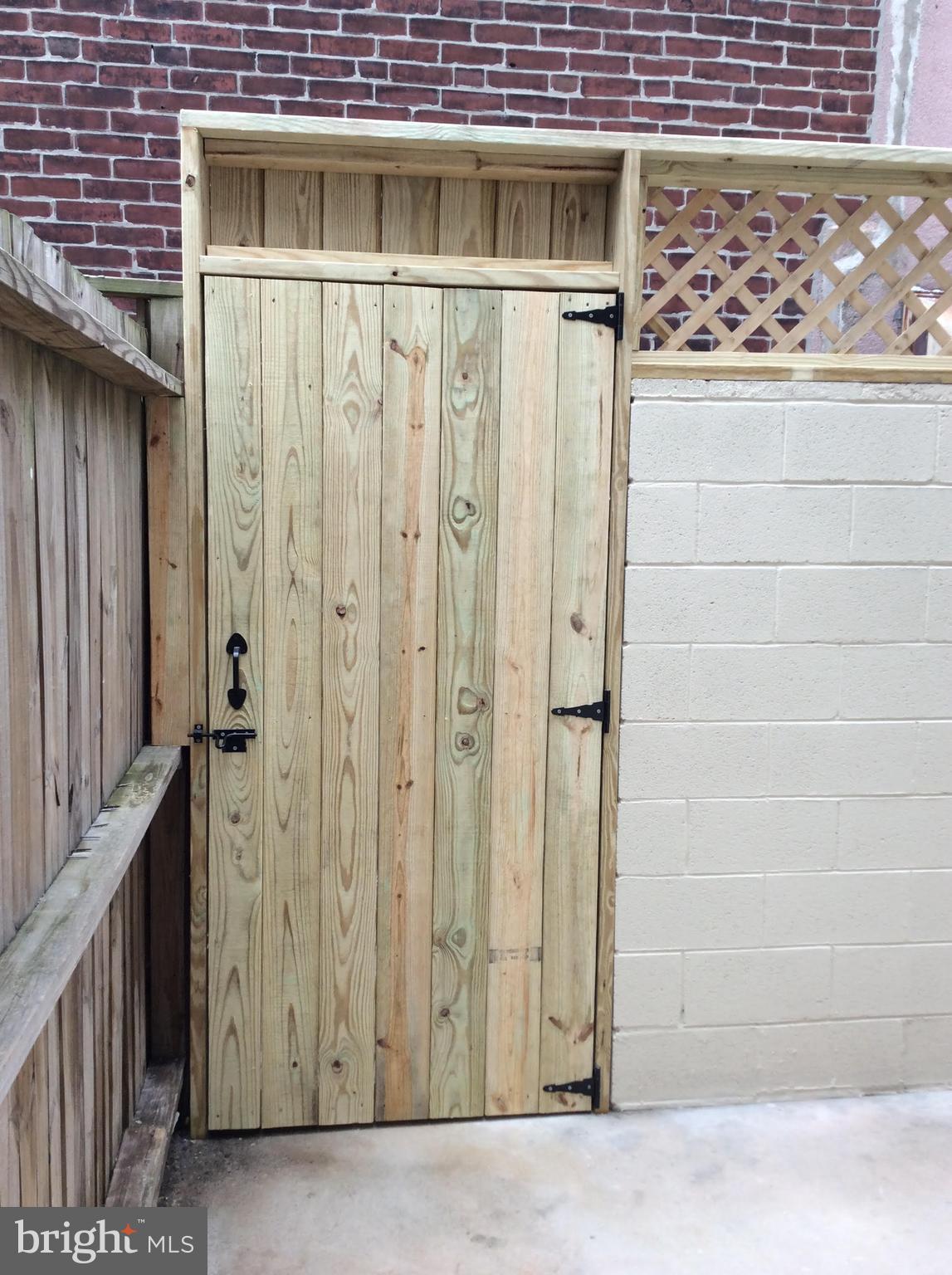 432 Tasker Street Philadelphia, PA 19148 - Photo 21 of 33 1st fl - alley access (rear)