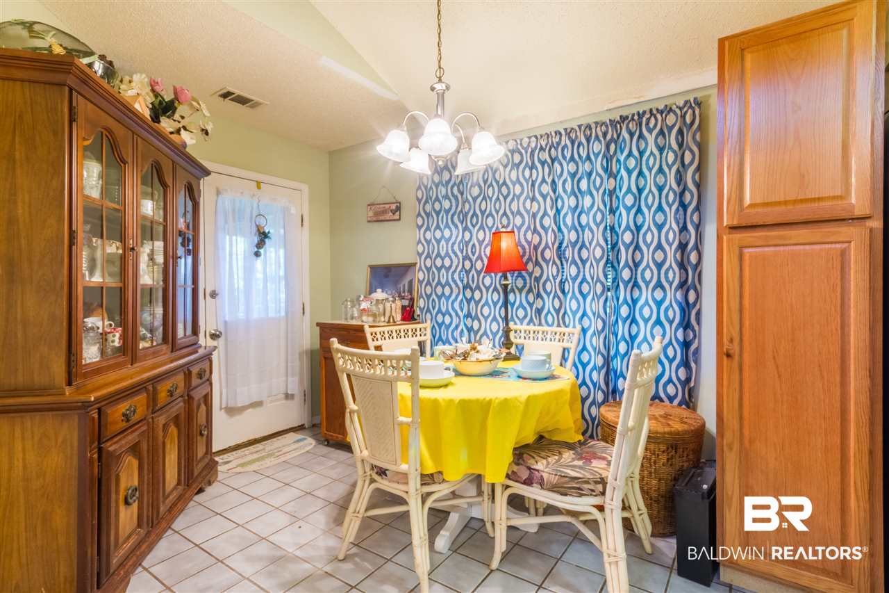 17155 Bemis Lane Elberta, AL 36530 - Photo 6 of 29 Dining Room