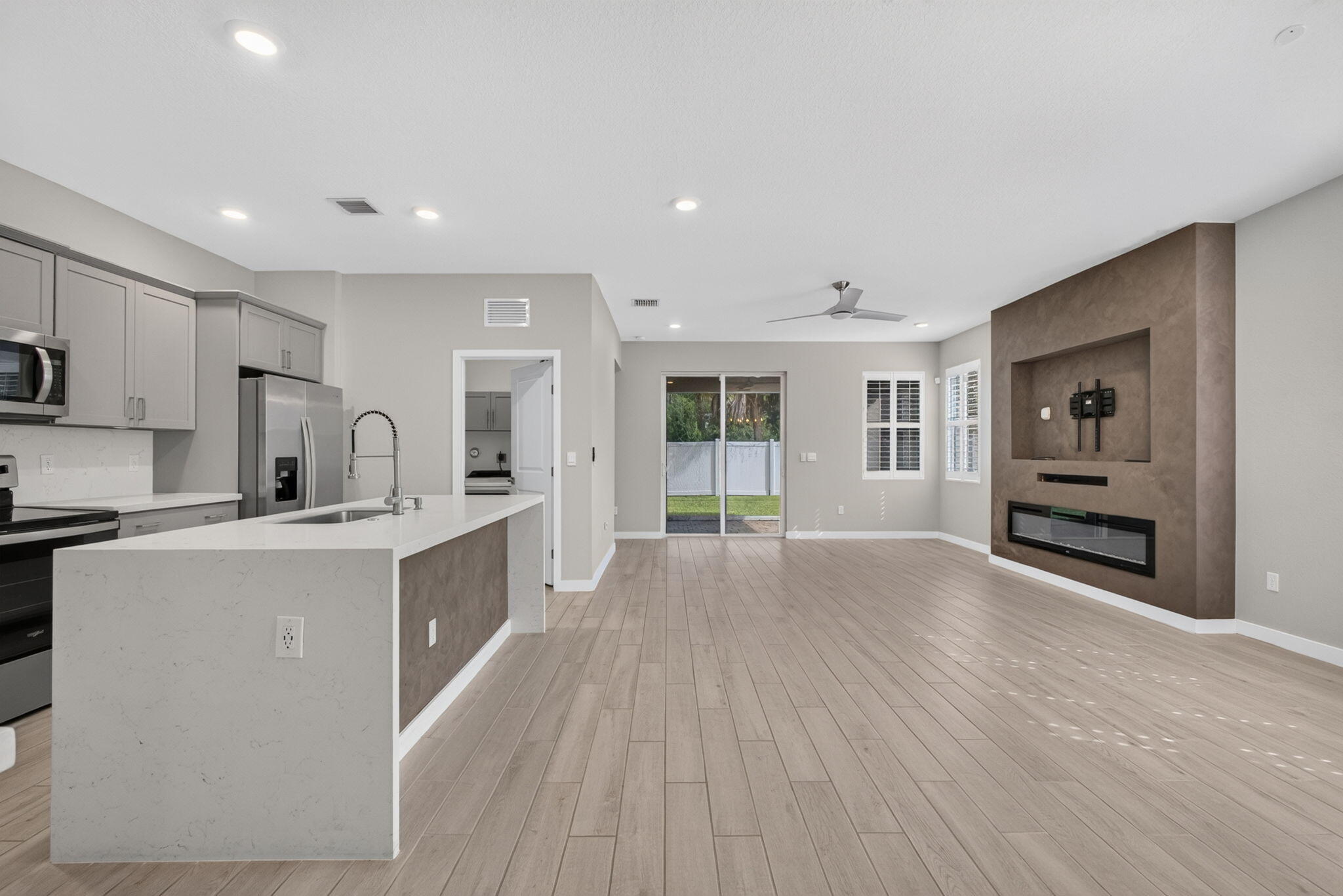 7151 Rockwood Road Jupiter, FL 33458 - Photo 9 of 74 6-web-or-mls-5D1A3213 (2)