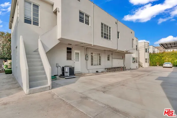 $3,350 | 154 North Sycamore Avenue, Unit 4, Los Angeles, CA 90036