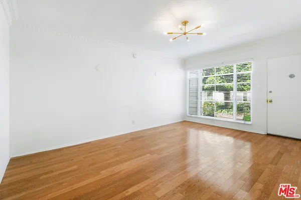 $3,350 | 154 North Sycamore Avenue, Unit 4, Los Angeles, CA 90036