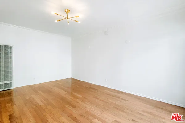 $3,350 | 154 North Sycamore Avenue, Unit 4, Los Angeles, CA 90036