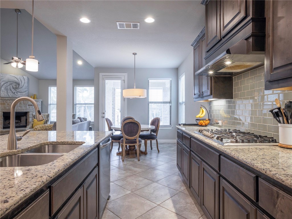 3401 Venezia View Leander, TX 78641 - Photo 17 of 40 5 Burner Cooktop