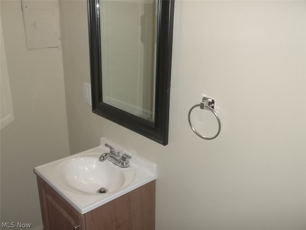 3751 Bainbridge Road Cleveland Heights, OH 44118 - Photo 20 of 32