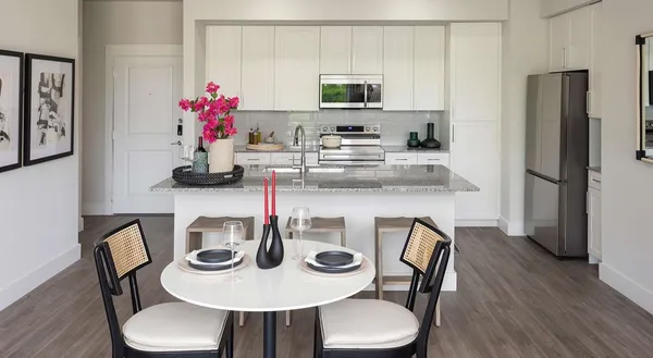 $1,344 | 2425 Bell Street, Unit 2345, Houston, TX 77003