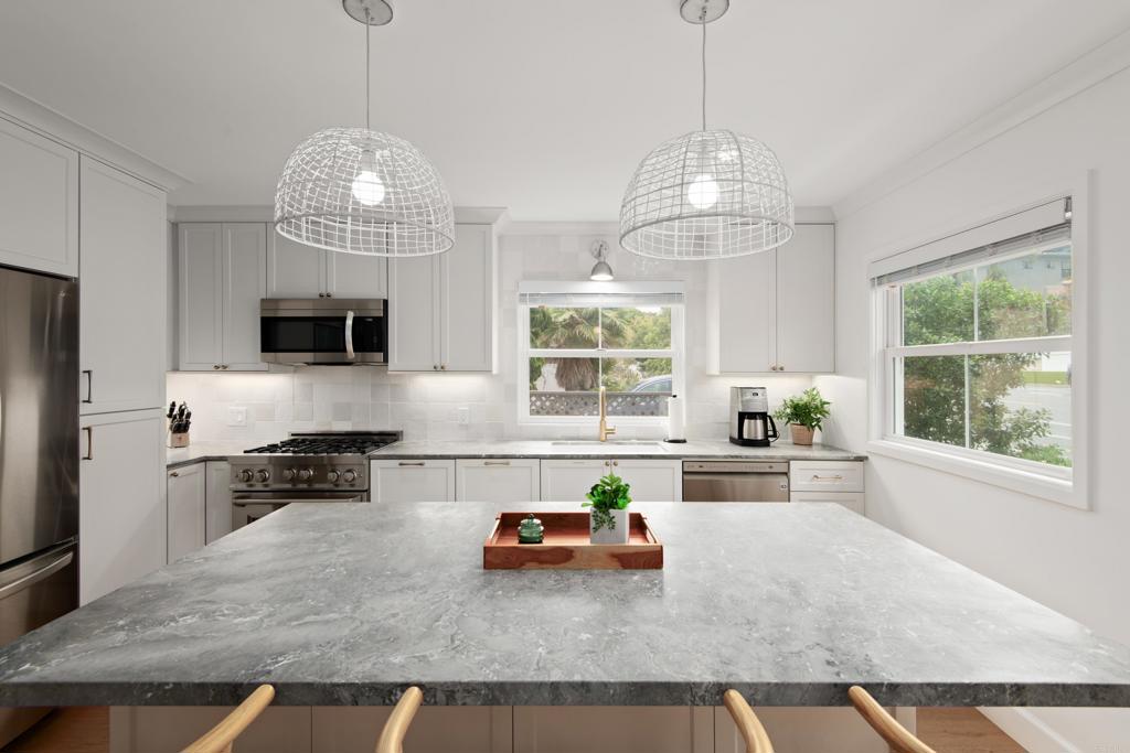 937 3rd Street Encinitas, CA 92024 - Photo 10 of 33