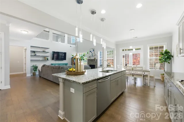 $1,060,000 | 194 Forsythia Lane, Tega Cay, SC 29708