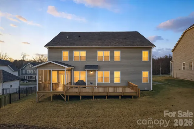 $1,060,000 | 194 Forsythia Lane, Tega Cay, SC 29708