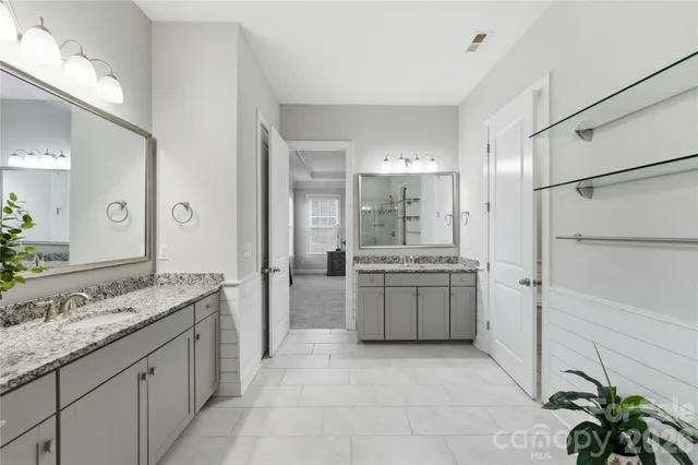 $1,060,000 | 194 Forsythia Lane, Tega Cay, SC 29708