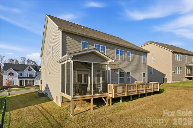 $1,060,000 | 194 Forsythia Lane, Tega Cay, SC 29708