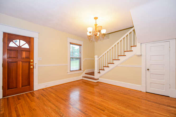 2360 East Ruritan Road Roanoke, VA 24012 - Photo 3 of 31 2360 E Ruritan Rd Roanoke VA-small-003-7