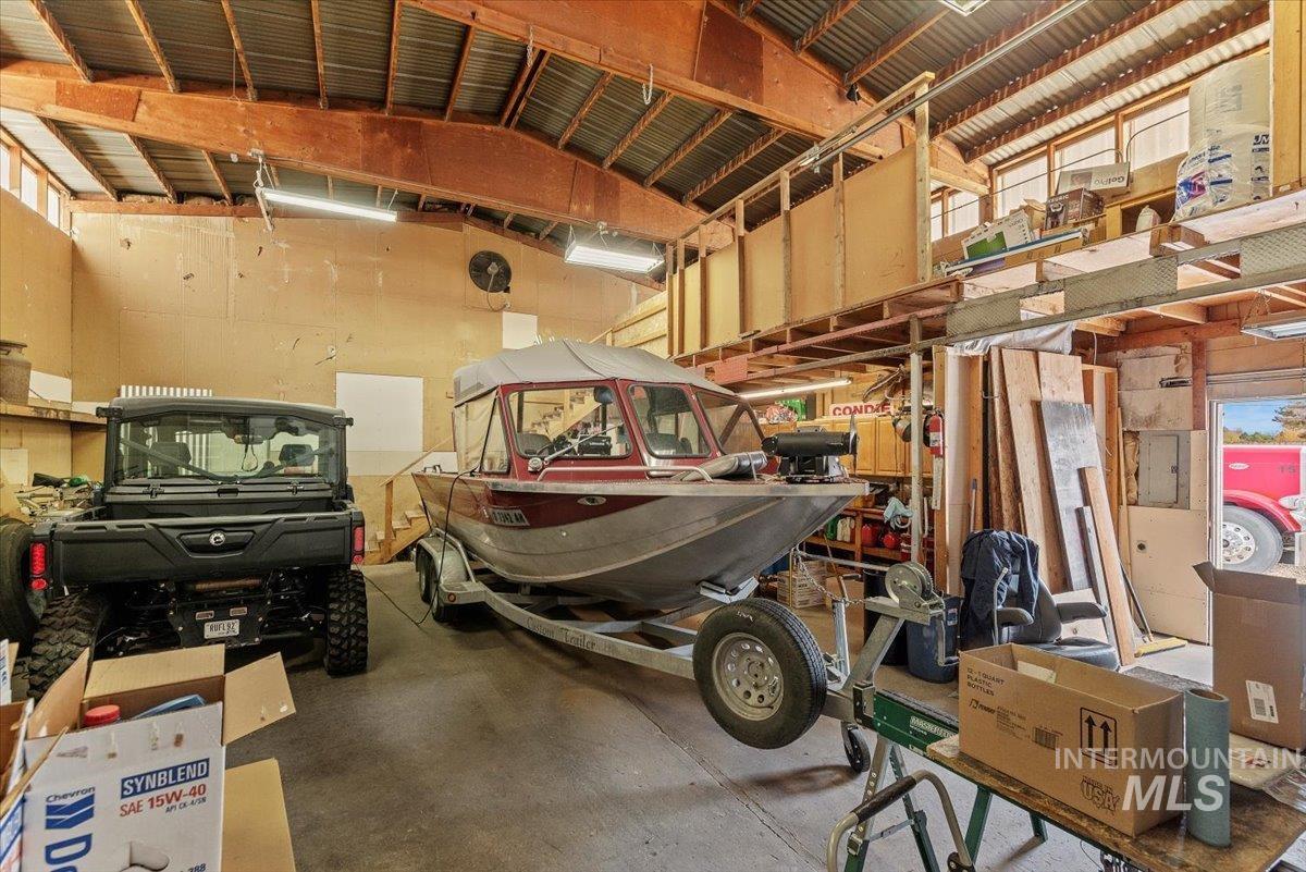 11650 Columbia Road Boise, ID 83709 - Photo 21 of 32 View of garage