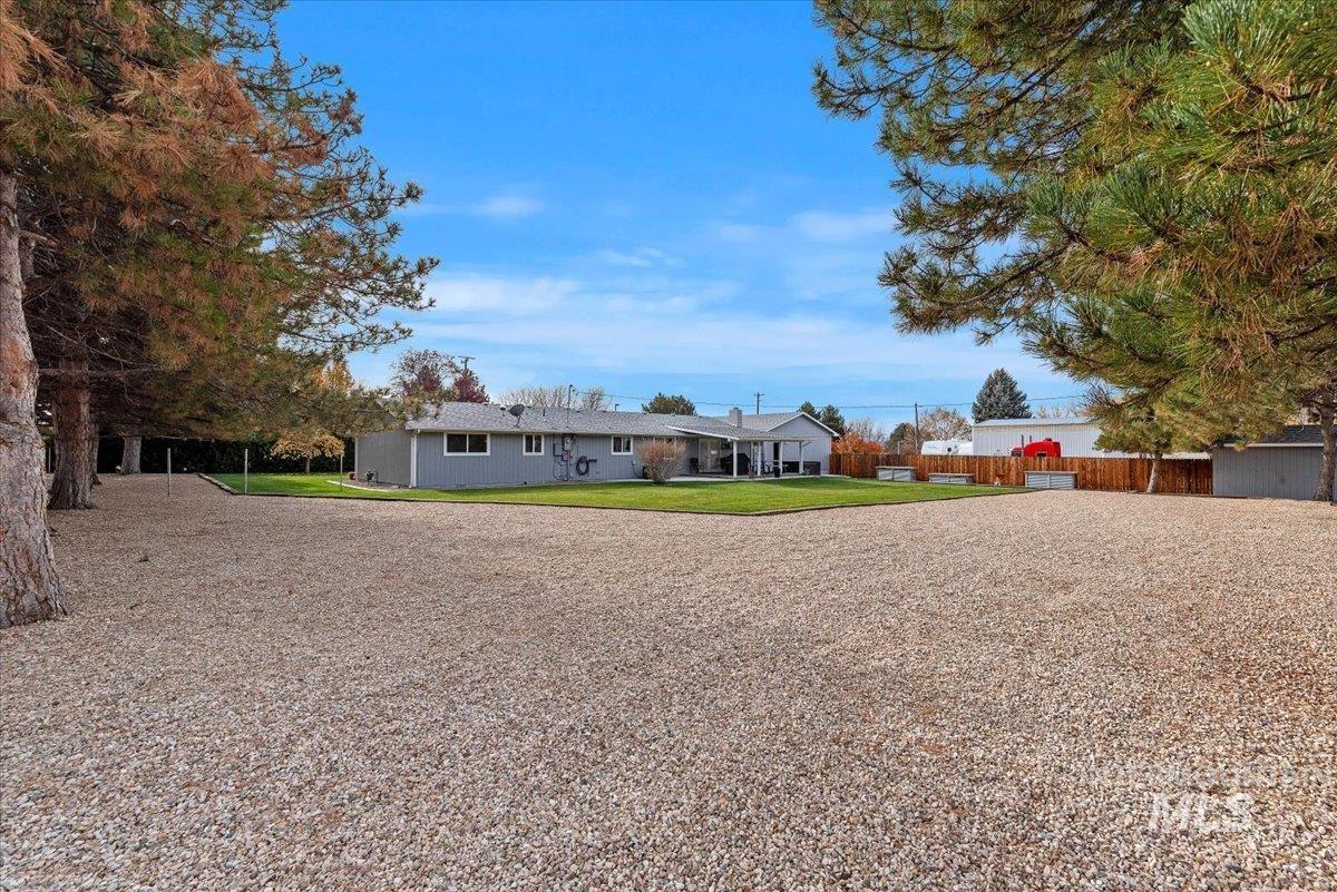 11650 Columbia Road Boise, ID 83709 - Photo 25 of 32 Back of property