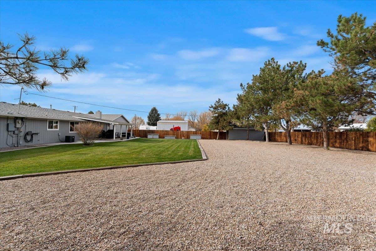 11650 Columbia Road Boise, ID 83709 - Photo 26 of 32 View of yard