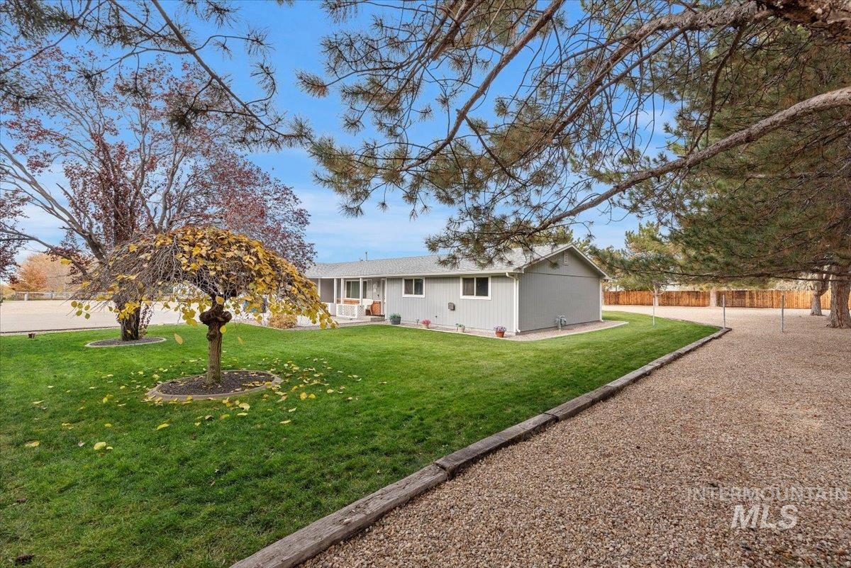 11650 Columbia Road Boise, ID 83709 - Photo 27 of 32 Rear view of property
