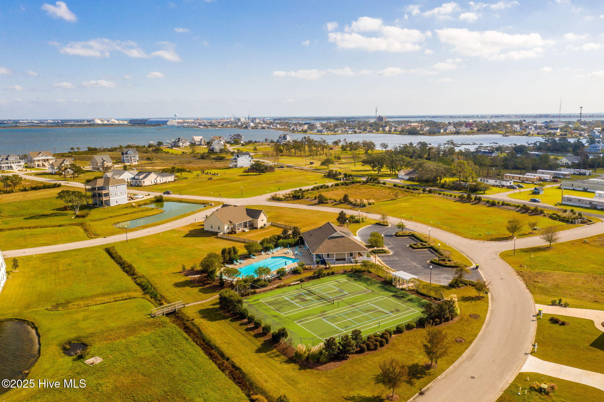 1718 Olde Farm Road Morehead City, NC 28557 - Photo 20 of 32 20-web-or-mls-Mariners Pointe Amenities