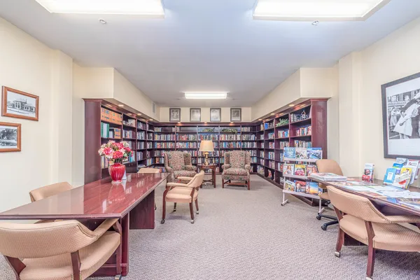 $116,900 | 801 North McLean Boulevard, Unit 136, Elgin, IL 60123