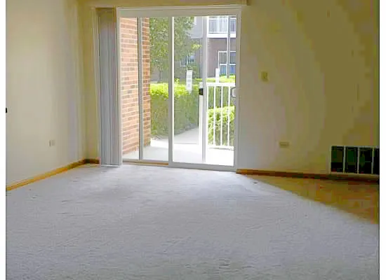 $116,900 | 801 North McLean Boulevard, Unit 136, Elgin, IL 60123
