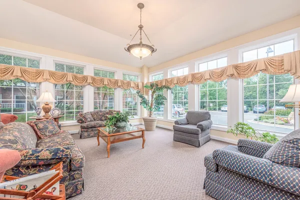 $116,900 | 801 North McLean Boulevard, Unit 136, Elgin, IL 60123