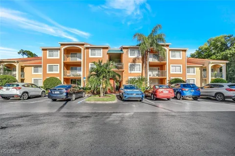 $264,900 | 1280 Wildwood Lakes Boulevard, Unit 104, Naples, FL 34104