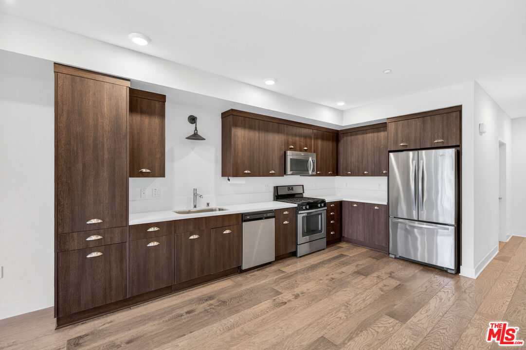 2980 Ripple Place, Unit 206 Los Angeles, CA 90039 - Photo 9 of 46